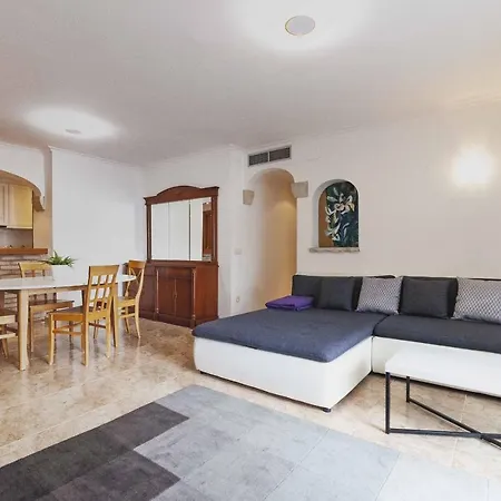 1232 Gaudi 100m Playa - Apivend Immo